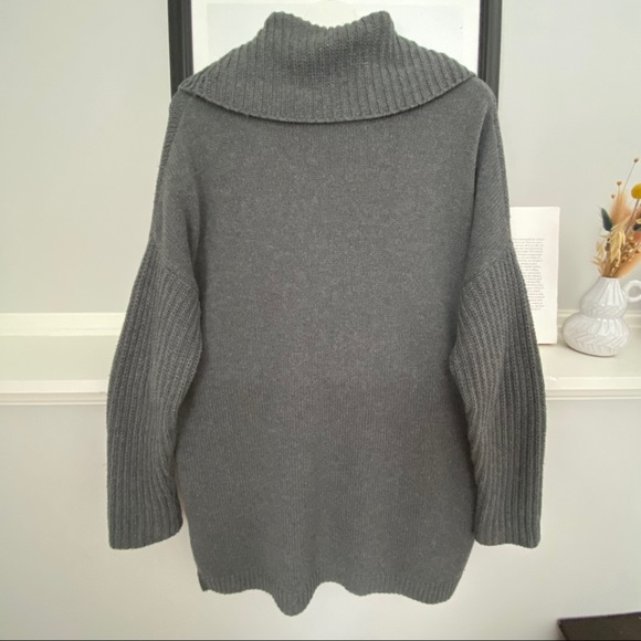Cozy Ugg Cowel Neck Long Sweater Size M - Picture 2 of 5